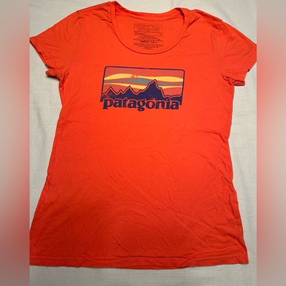 Patagonia. Orange short sleeve T-shirt. Size M. - Picture 1 of 3